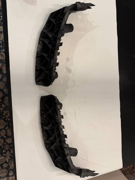 Dodge Durango 2013-2018 Front Bumper Bracket / Bumper Side Support) OEM Used
