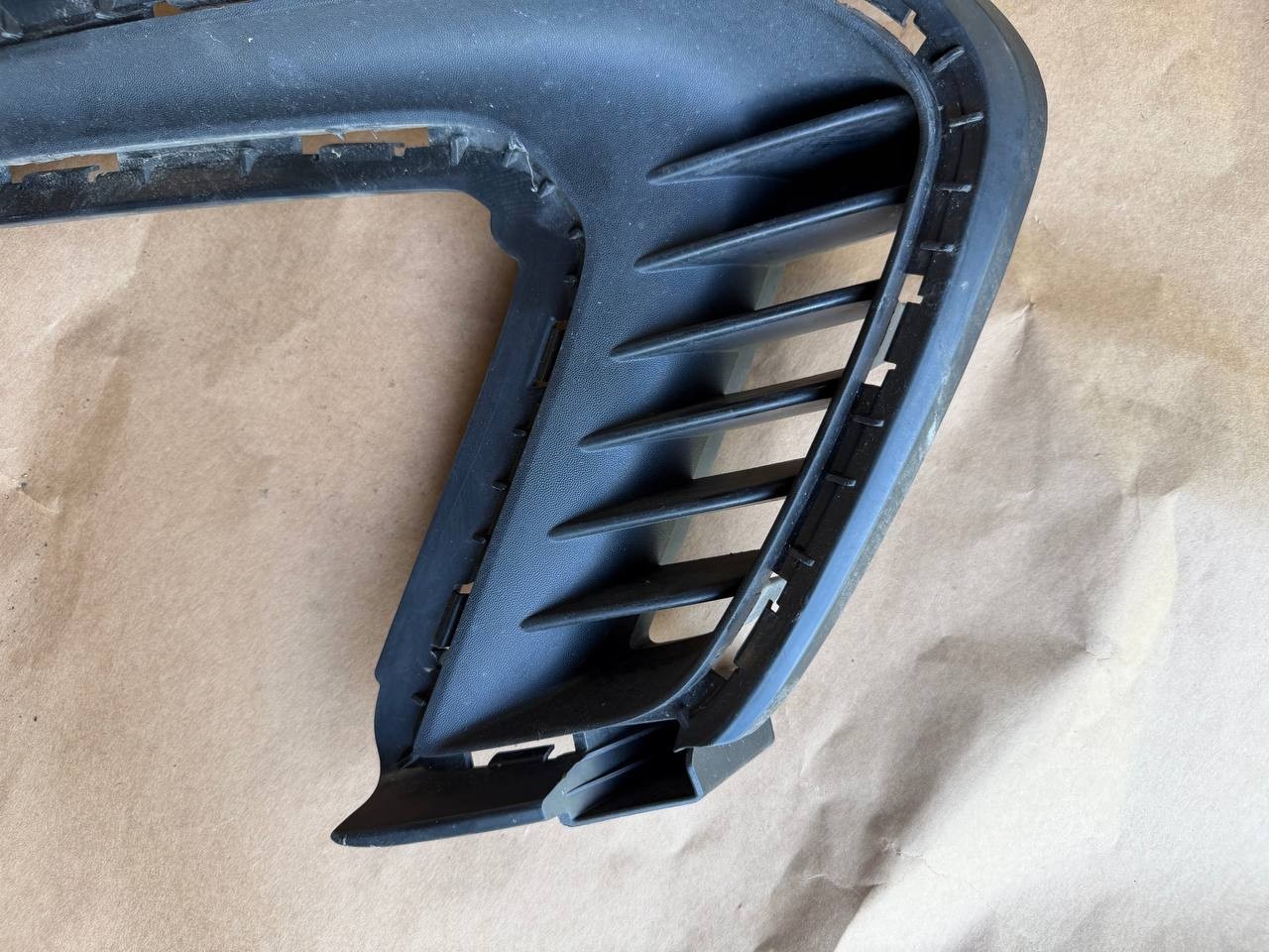 2017 Hyundai Elantra Front Bumper Blank Cover Right RH 86564-F2000 OEM Used