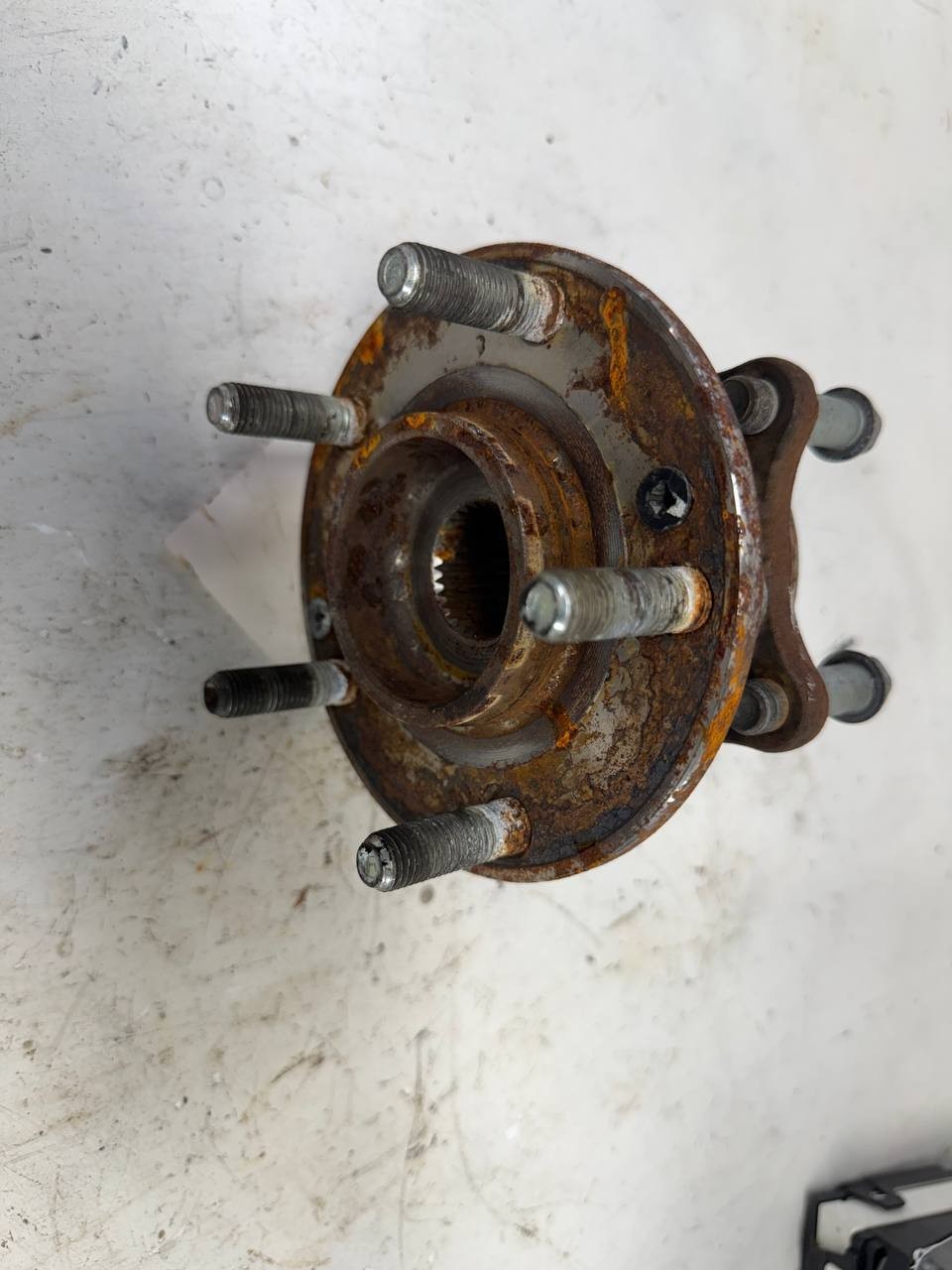 2015 Kia Sedona Front Wheel Hub Assembly OEM Used