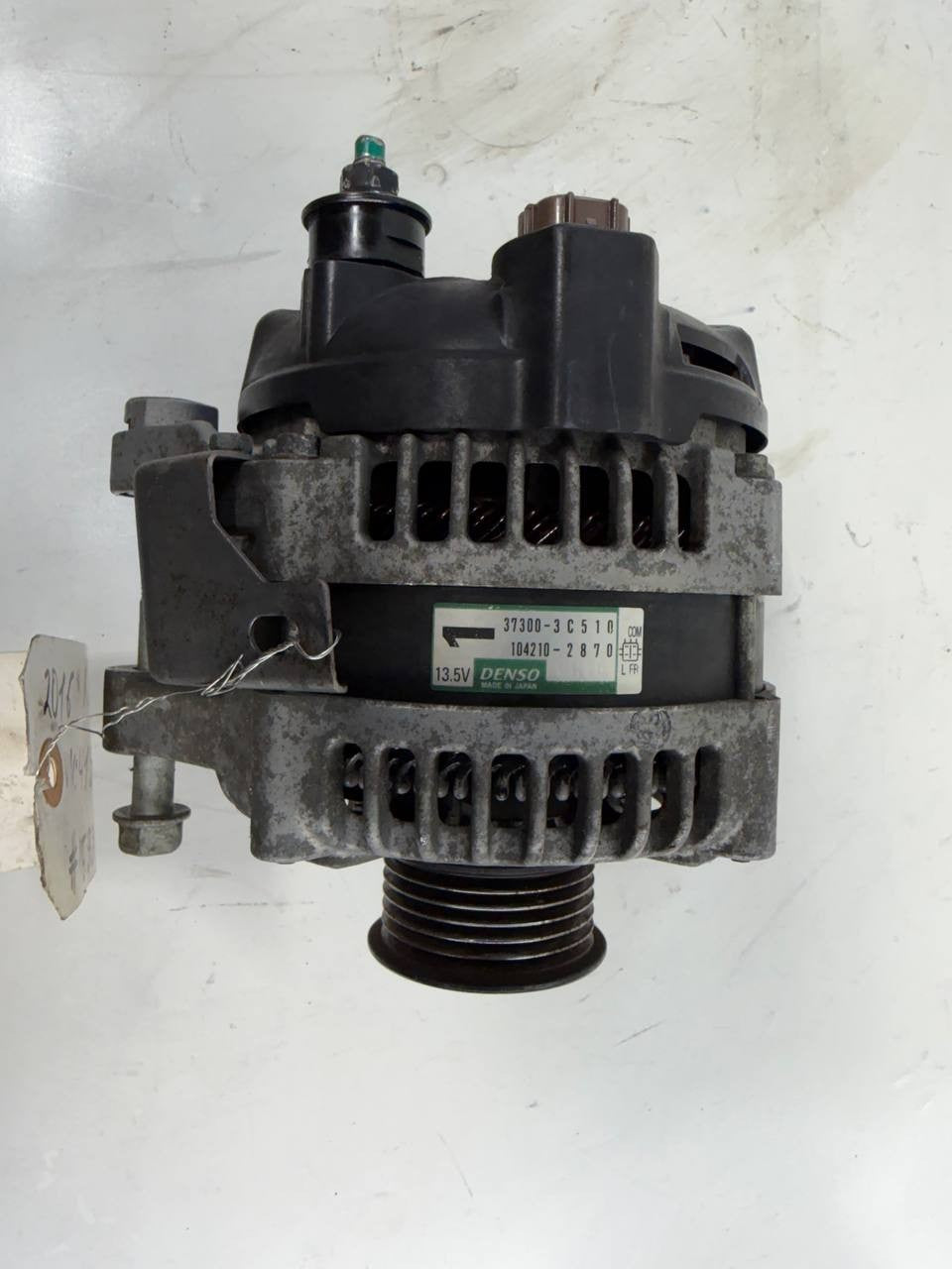 2016 Kia Sedona Alternator Generator 373003C510 OEM Used