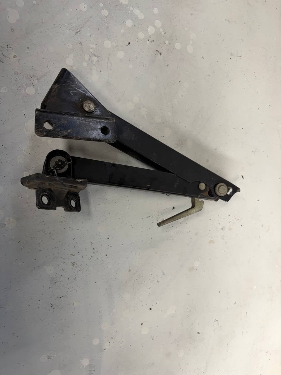 Hino 155 / 195 Door Holder System OEM Used