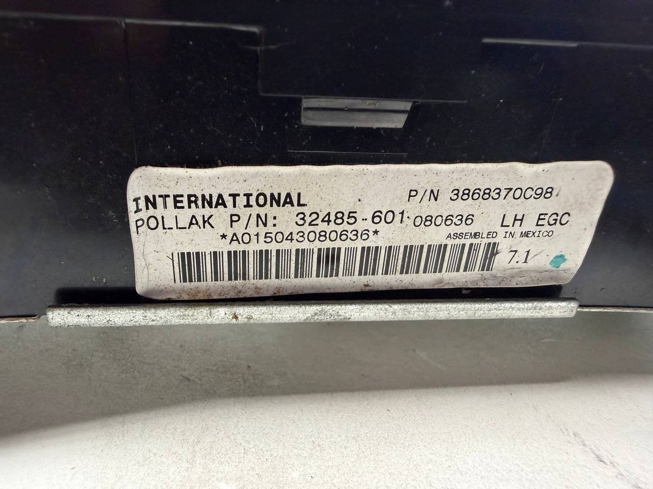 International Instrument Cluster Dash Gauge Assembly 3868370C98 OEM Used