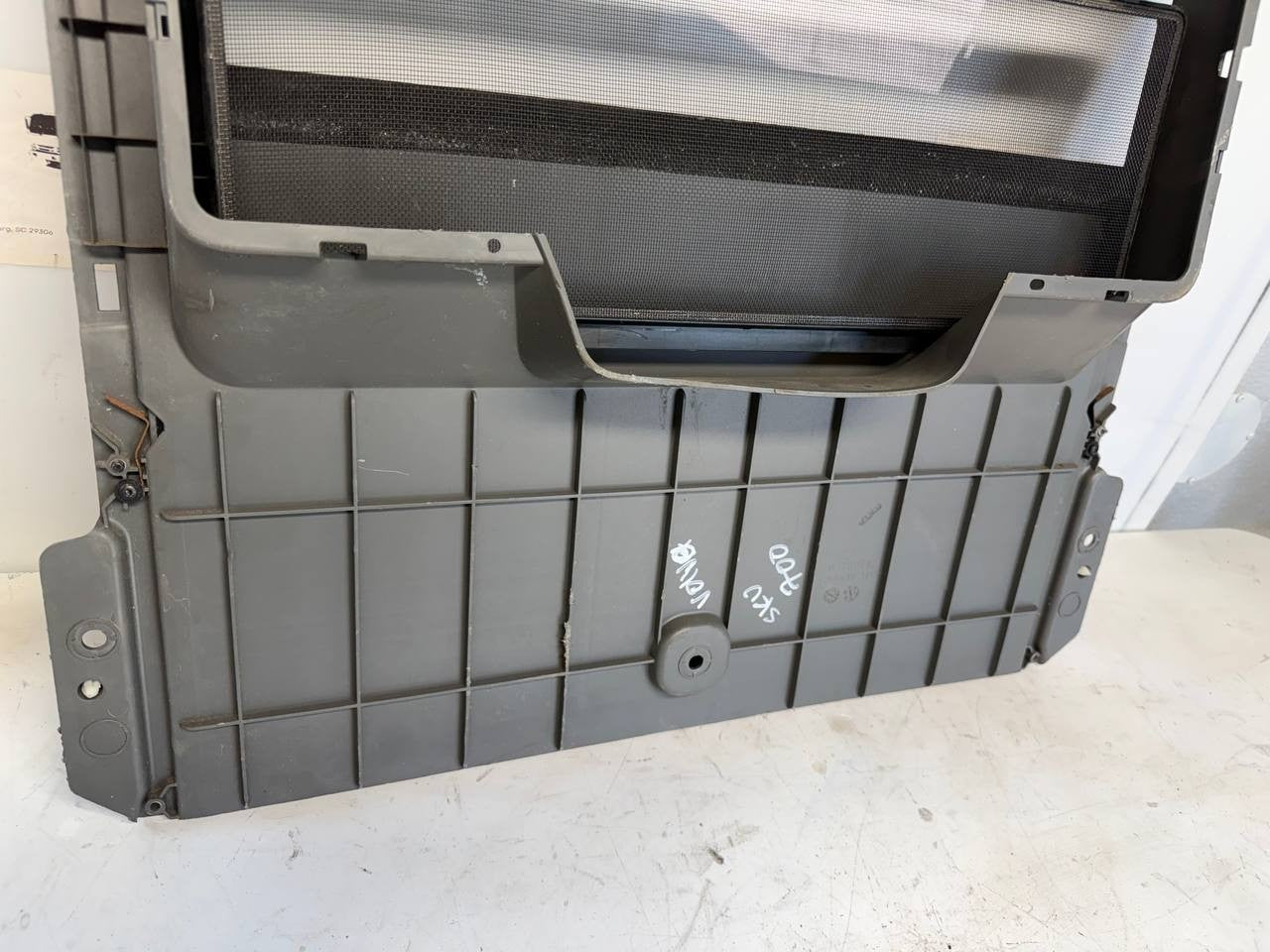 Volvo VNL Rear Sleeper Bunk Sun Shade 2023 OEM 84739712