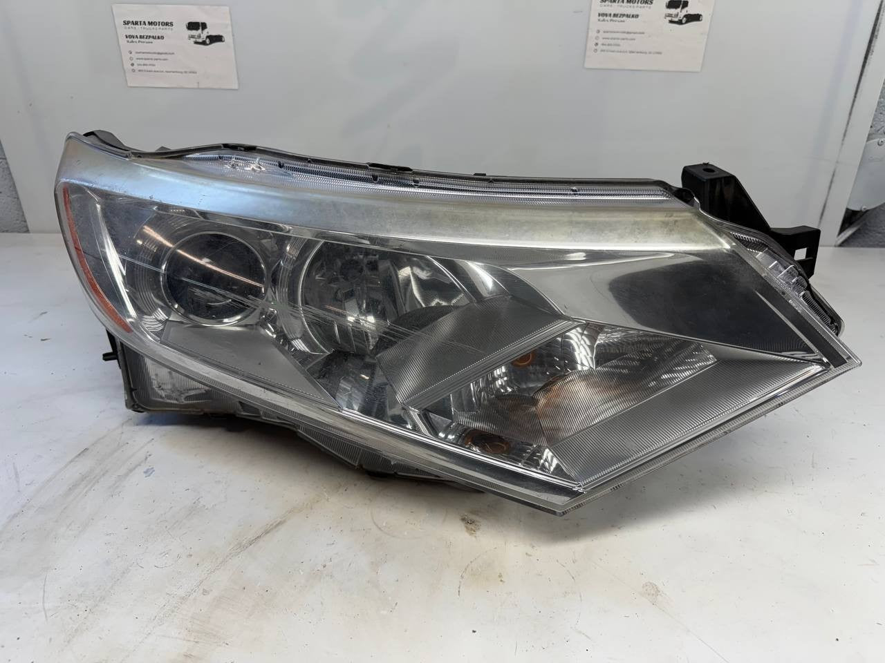 Nissan Quest 2012-2017 Right Side Headlight Headlamp RH OEM Halogen/Xenon Used