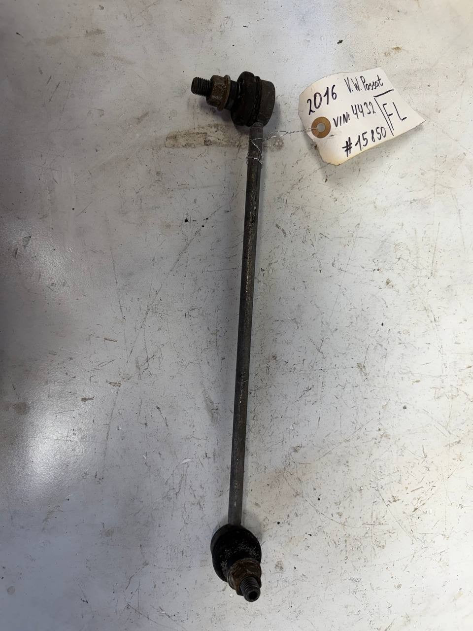 2016 Volkswagen Passat Front Left Stabilizer Sway Bar Link OEM Used