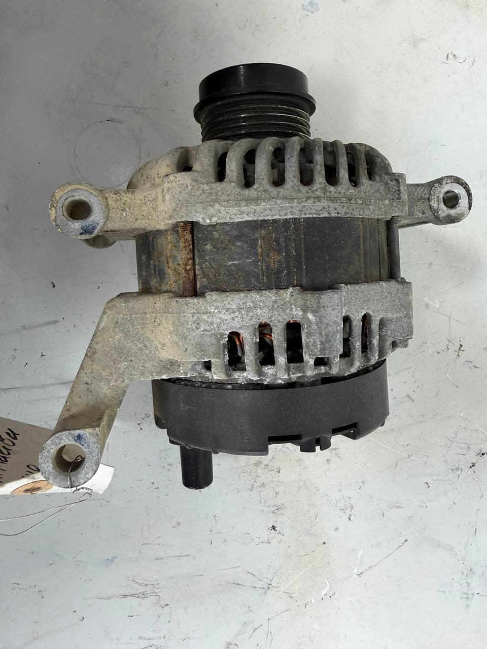 2018 Chevrolet Alternator Generator 13515942 OEM Used