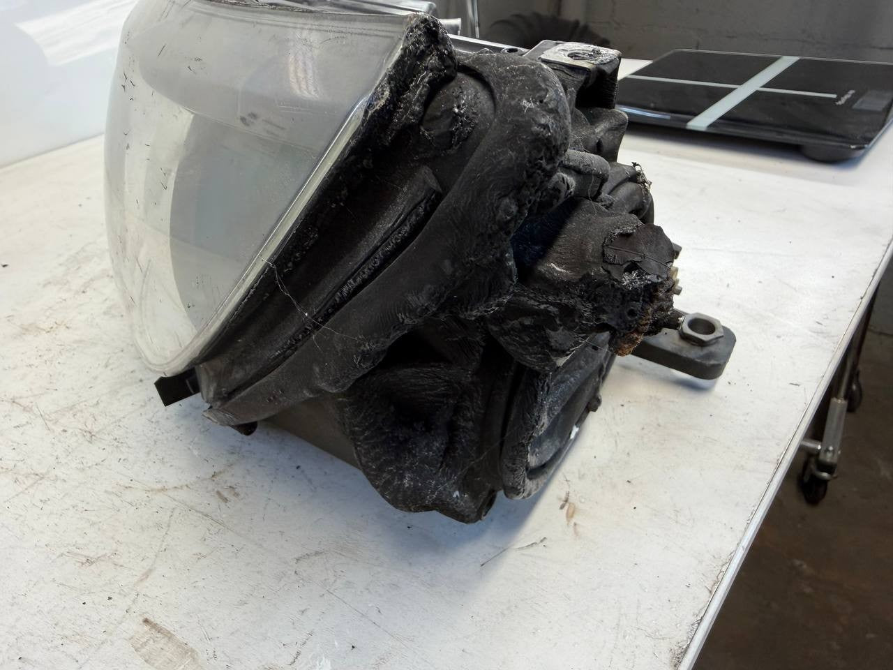 2015 VW Tiguan Left Driver Side Headlight Headlamp Assembly OEM LH Used