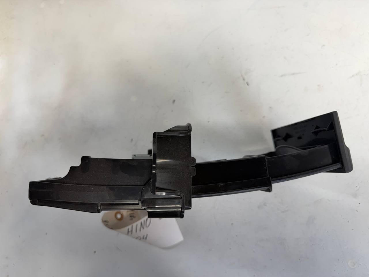 2022 Hino L6 USB Port Cup Holder Console Assembly OEM Used