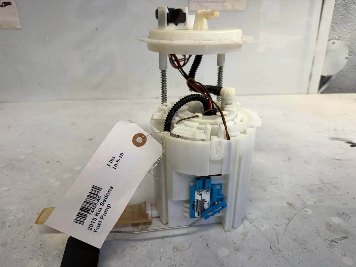 2015 Kia Sedona Fuel Pump 31110-A9500 OEM