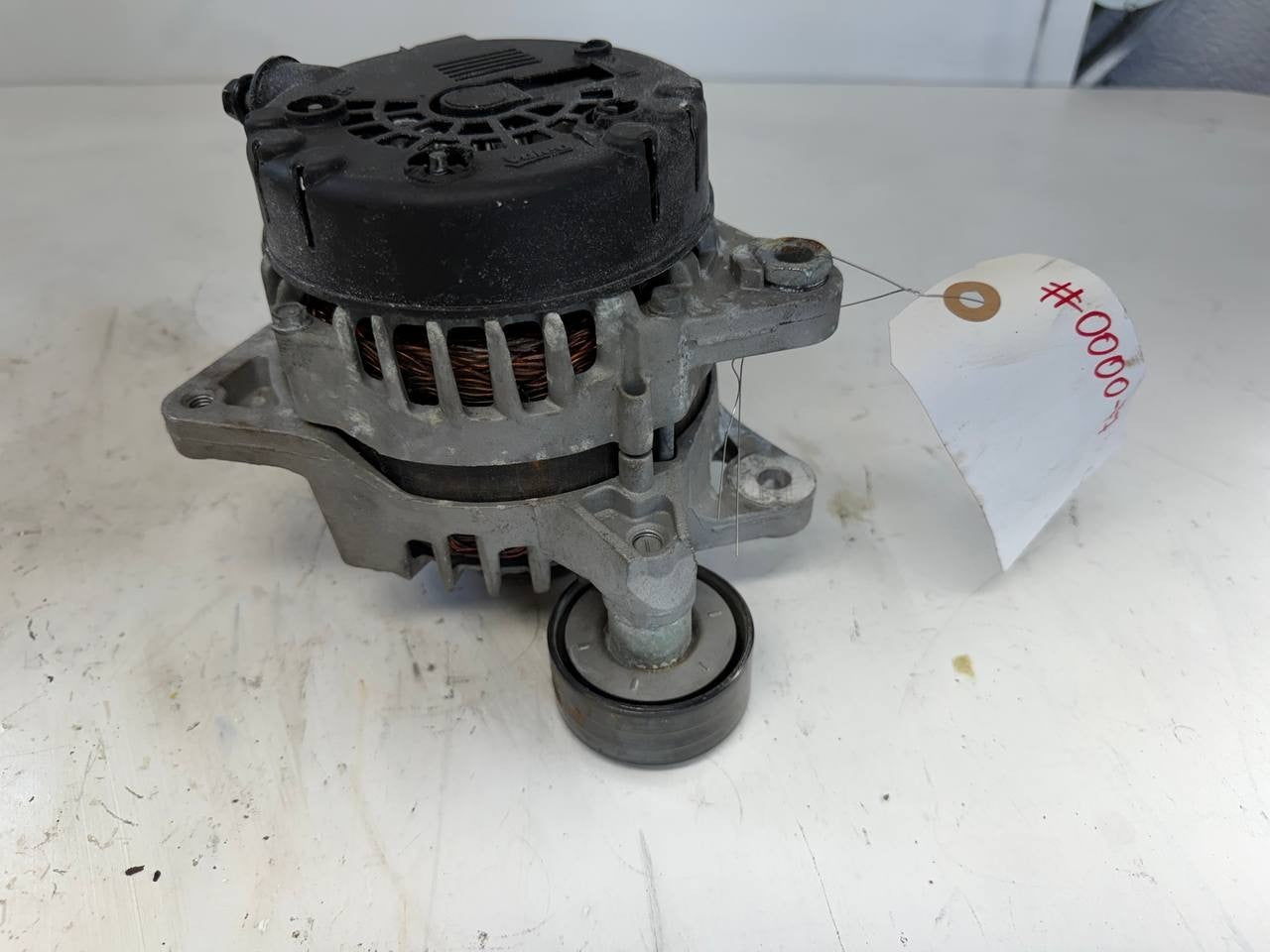 2020 Hyundai Tucson Alternator Generator 373002E820 OEM Used