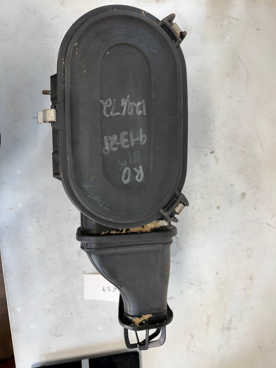Hino 155 195 Air Filter Housing Air Cleaner Assembly OEM Used