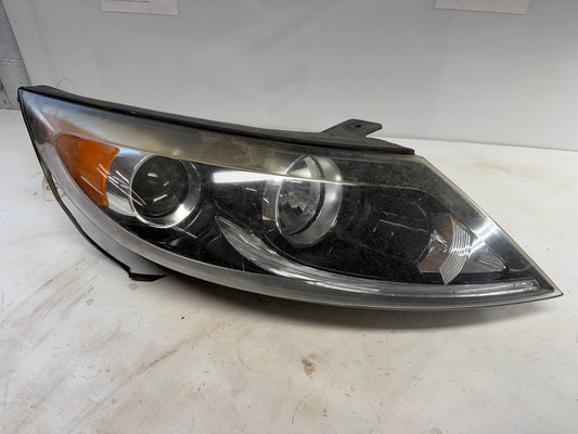 2013-2016 Kia Sportage Halogen Right Side Headlight Assembly OEM 921023W710