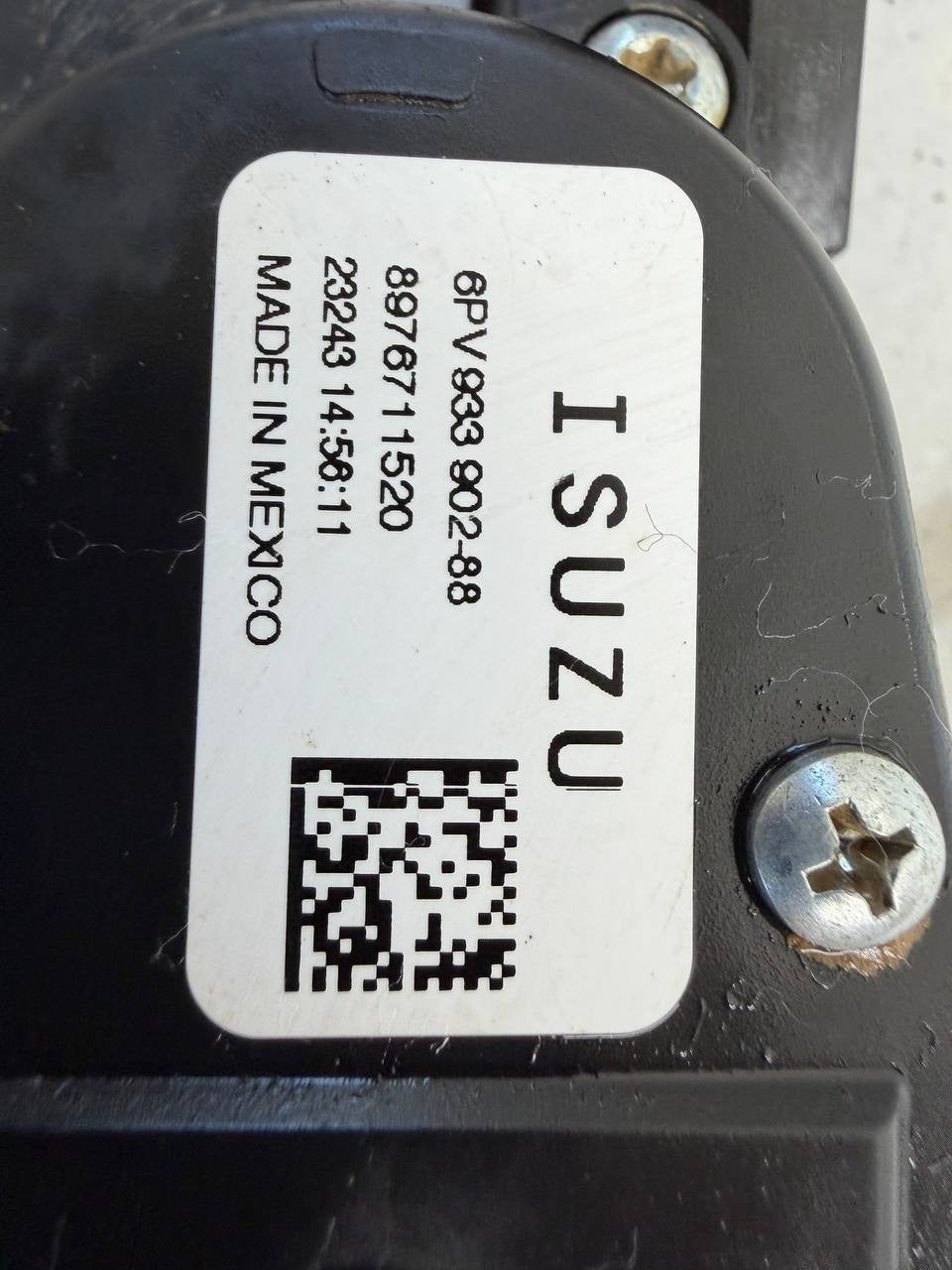 Isuzu NPR Gas Accelerator Pedal Assembly 8976711520 OEM Used