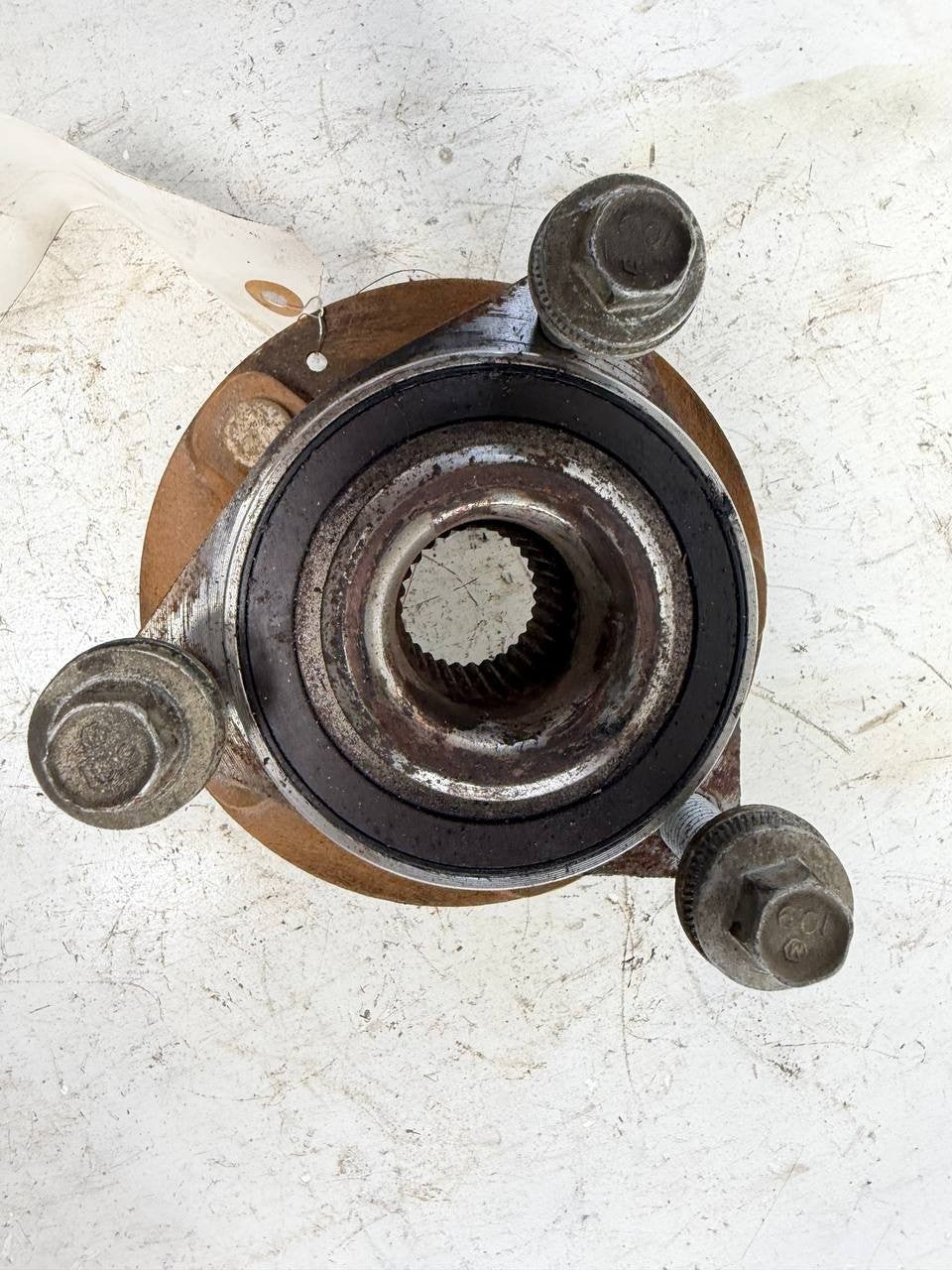 2018 Chevrolet Malibu Rear Wheel Hub Bearing Assembly 2410400000000N OEM Used