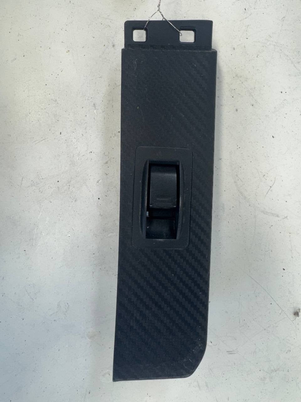 2022 Hino L6 Power Window Switch and Armrest Bezel Assembly Passenger Side OME