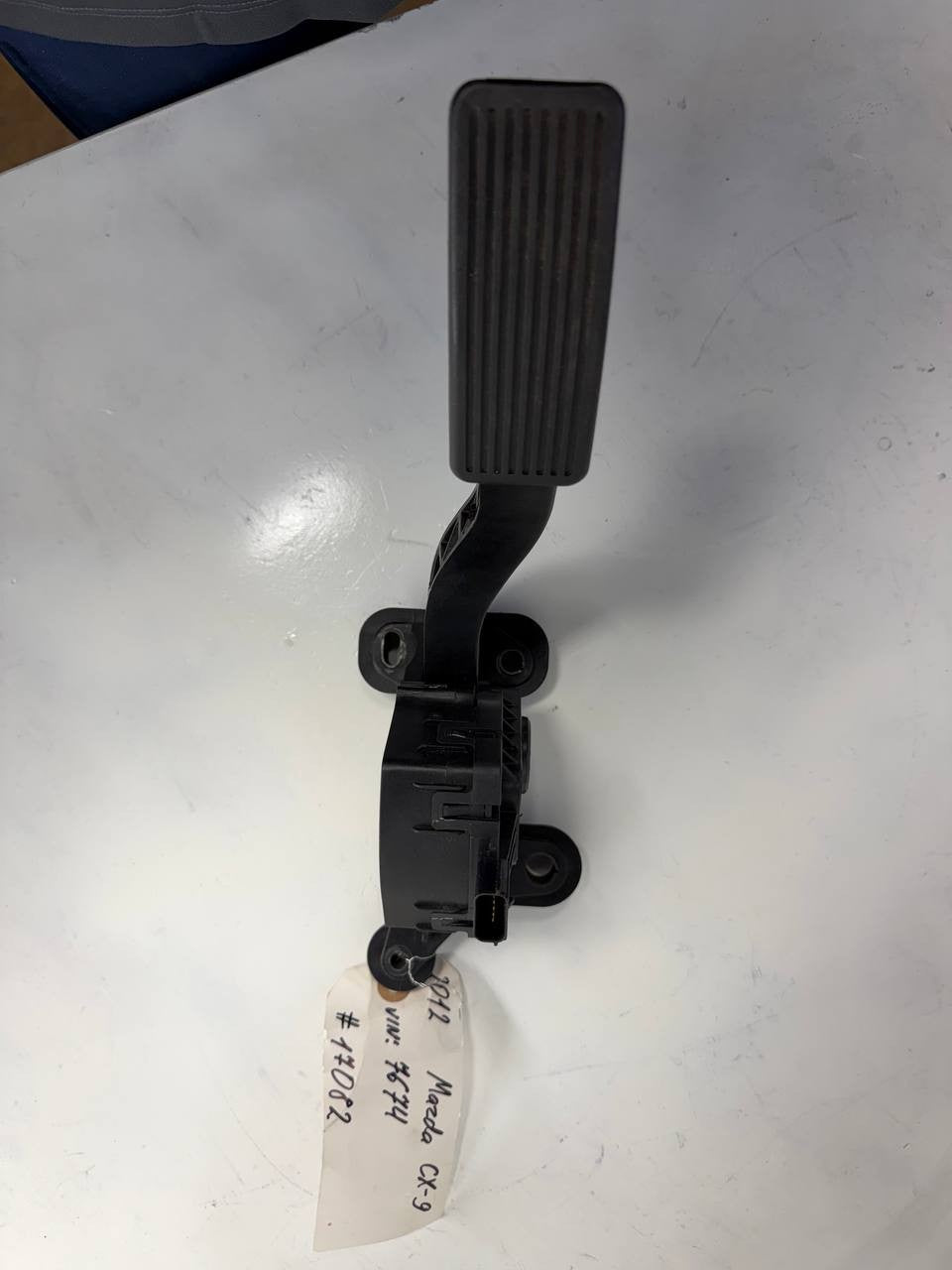 Mazda CX-9 2012 Accelerator Gas Pedal Assembly 693162A OEM Used
