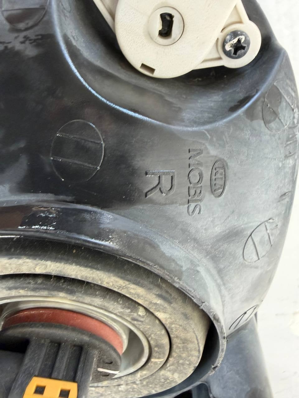 2015 Kia Cadenza Front Bumper Fog Light Right RH OEM Used