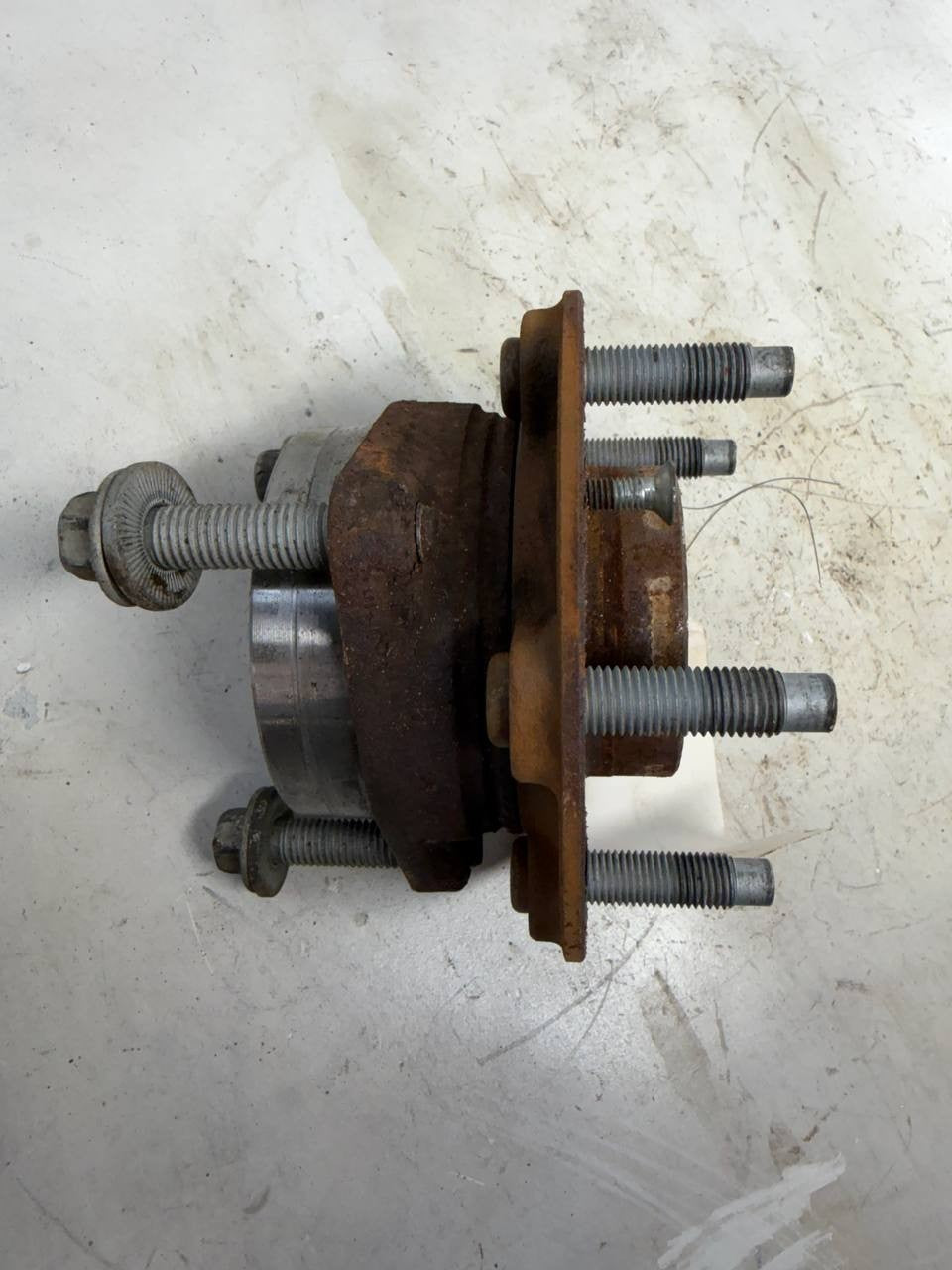2018 Chevrolet Malibu Rear Wheel Hub Bearing Assembly 2410400000000N OEM Used