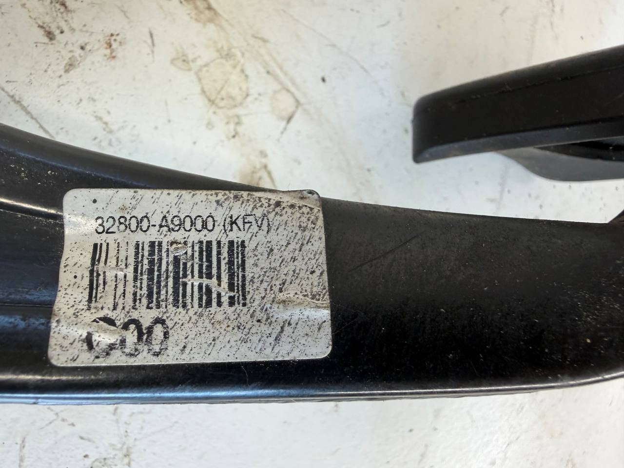 2015 Kia Sedona Brake Pedal Assembly OEM Used
