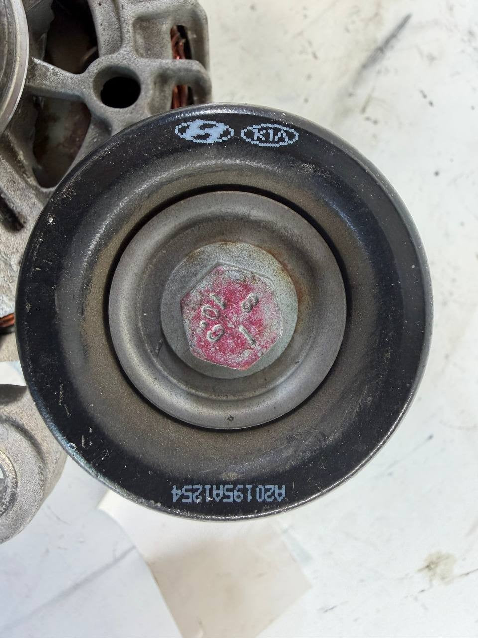 2020 Hyundai Tucson Alternator Generator 373002E820 OEM Used