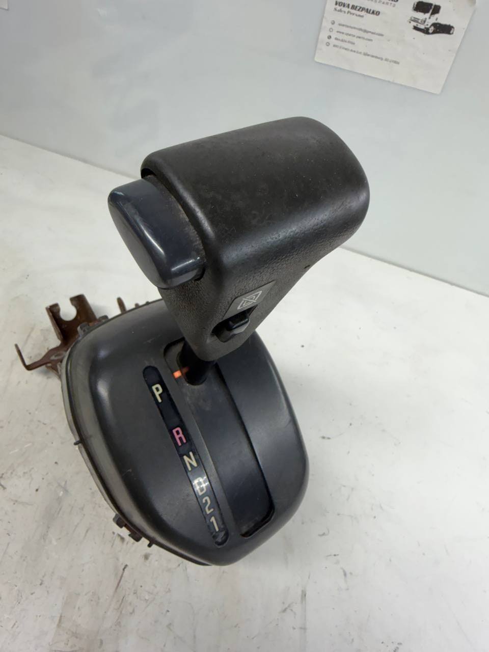 Isuzu NPR Automatic Transmission Shift Lever Selector Assembly OEM Used
