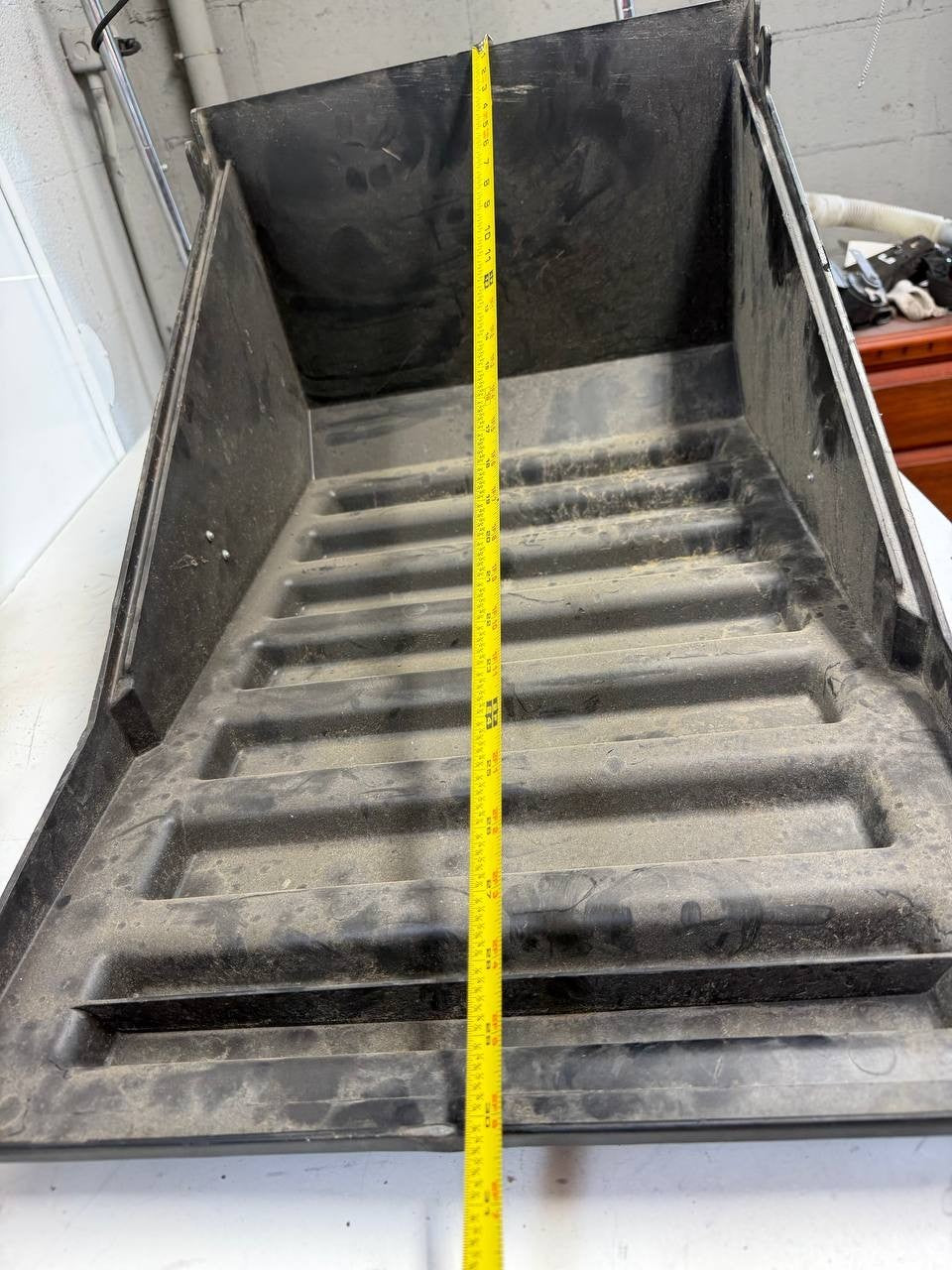 International Navistar battery box cover step 3535374C1 OEM Used