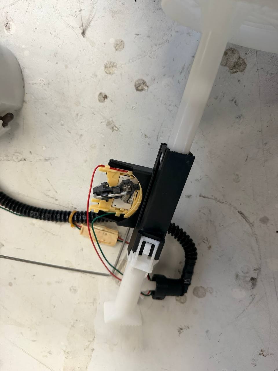 2019 Nissan Rogue Fuel Pump with Level Sending Unit 17040-4BA0C OEM