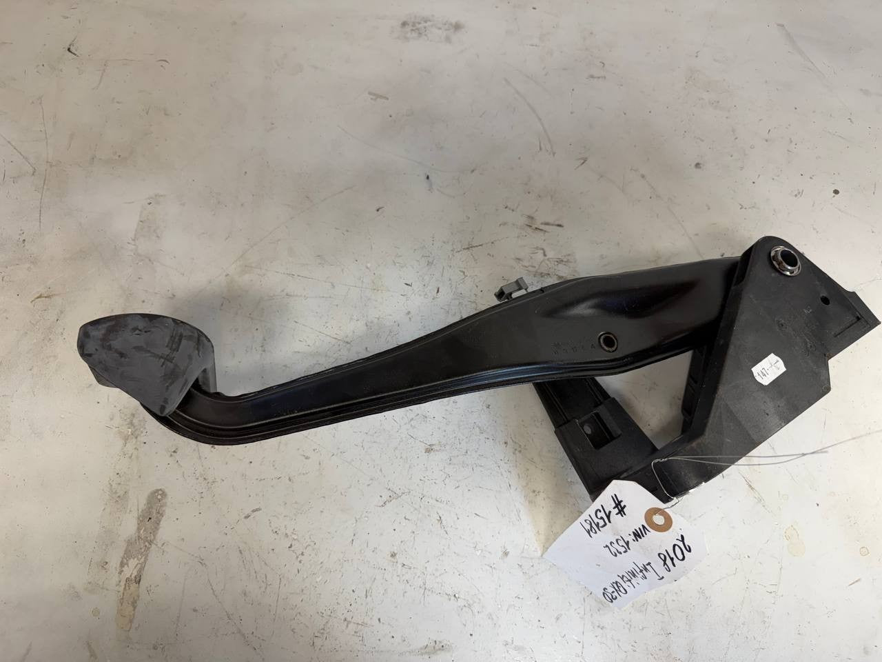 2018 Infinity Qx-30 Brake Pedal Assembly A2462900400 OEM Used