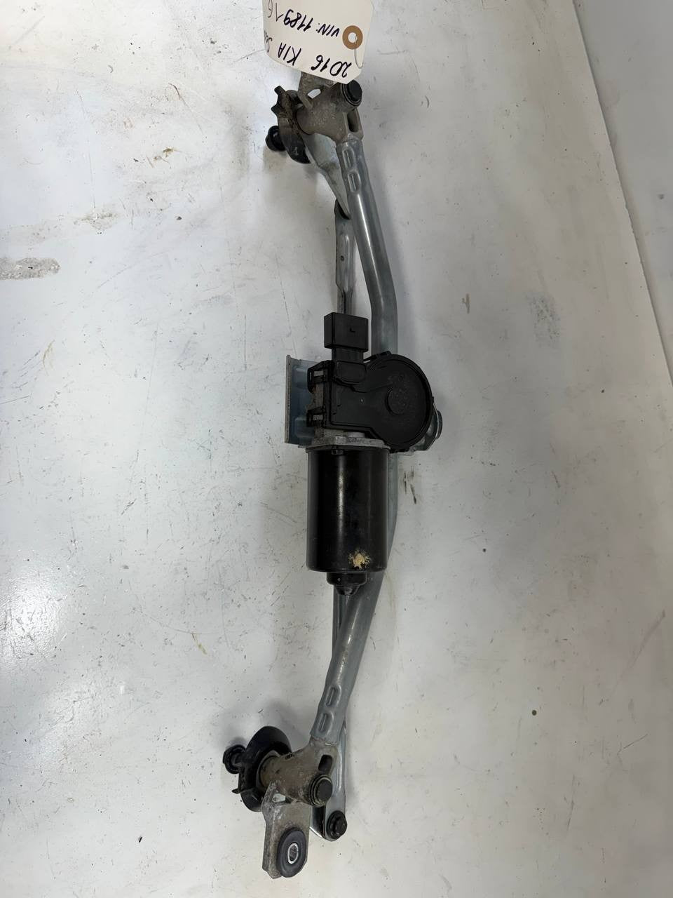 2016 Kia Sedona Windshield Wiper Linkage OEM Used