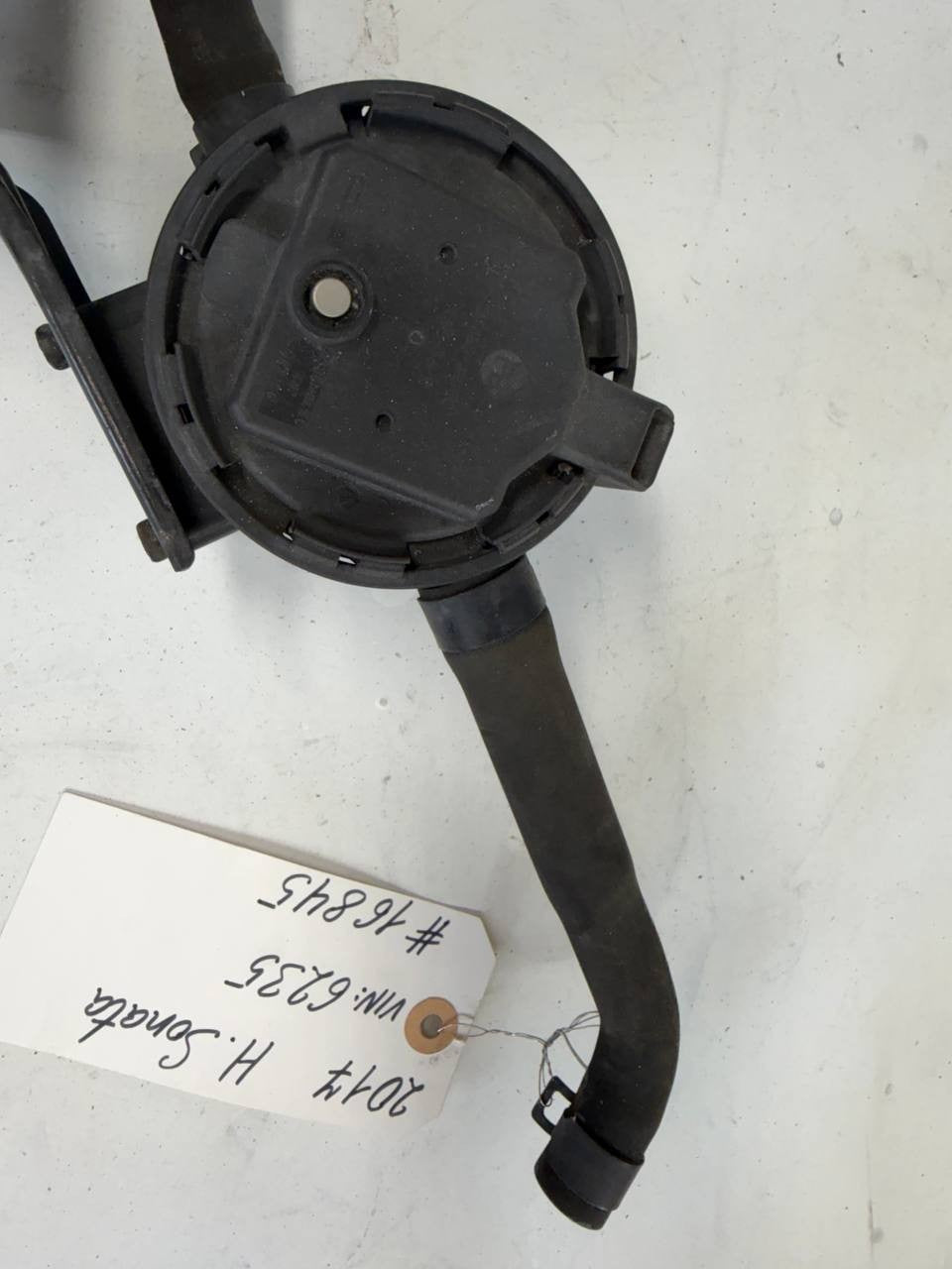 2016-19 Hyundai Sonata Hybrid EVAP Charcoal Canister Vapor Assembly 31420-E6500