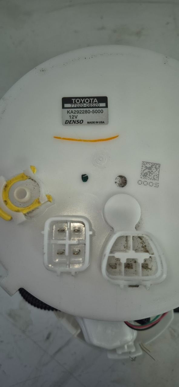 Fuel Pump Assy 16 Gallon Tank 77020-06520 Toyota Camry 2.5L