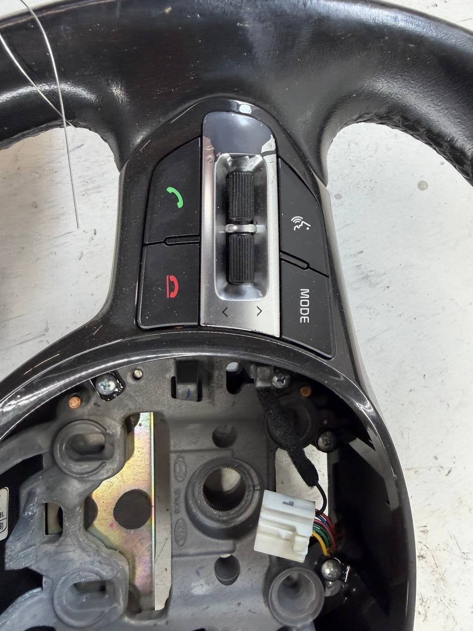 2017 Kia Cadenza Steering Wheel Assembly 56130F6000 OEM Used