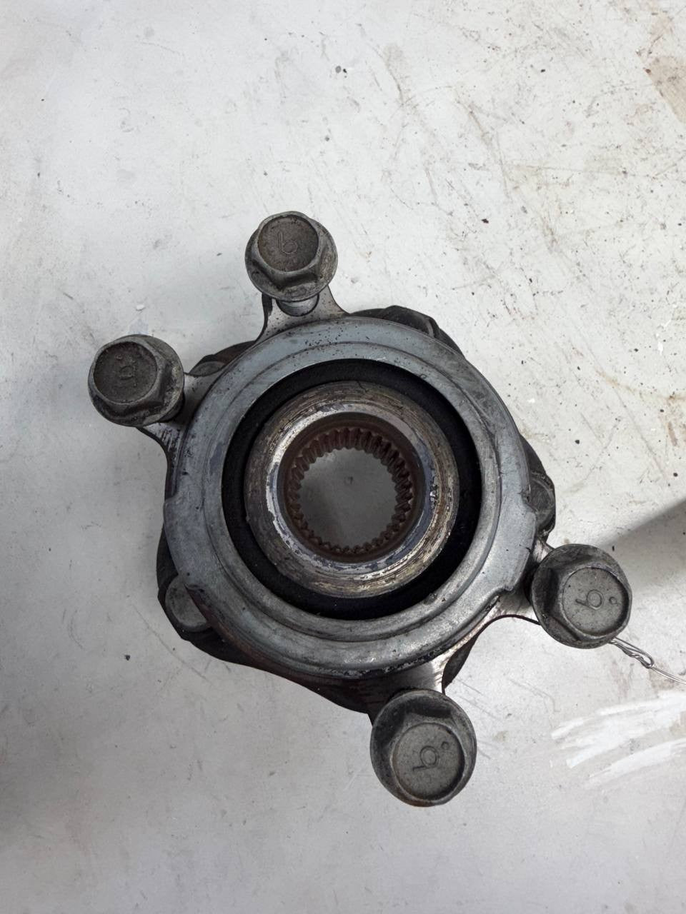 2017 Nissan Murano Front Right Wheel Hub Assembly OEM Used