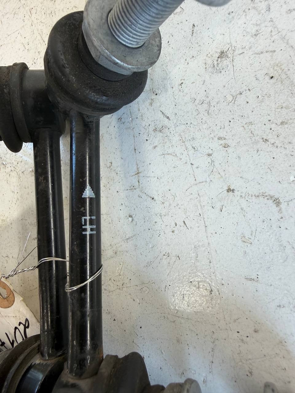 2017 Nissan Murano Rear Right and Left Stabilizer Sway Bar Link OEM Used
