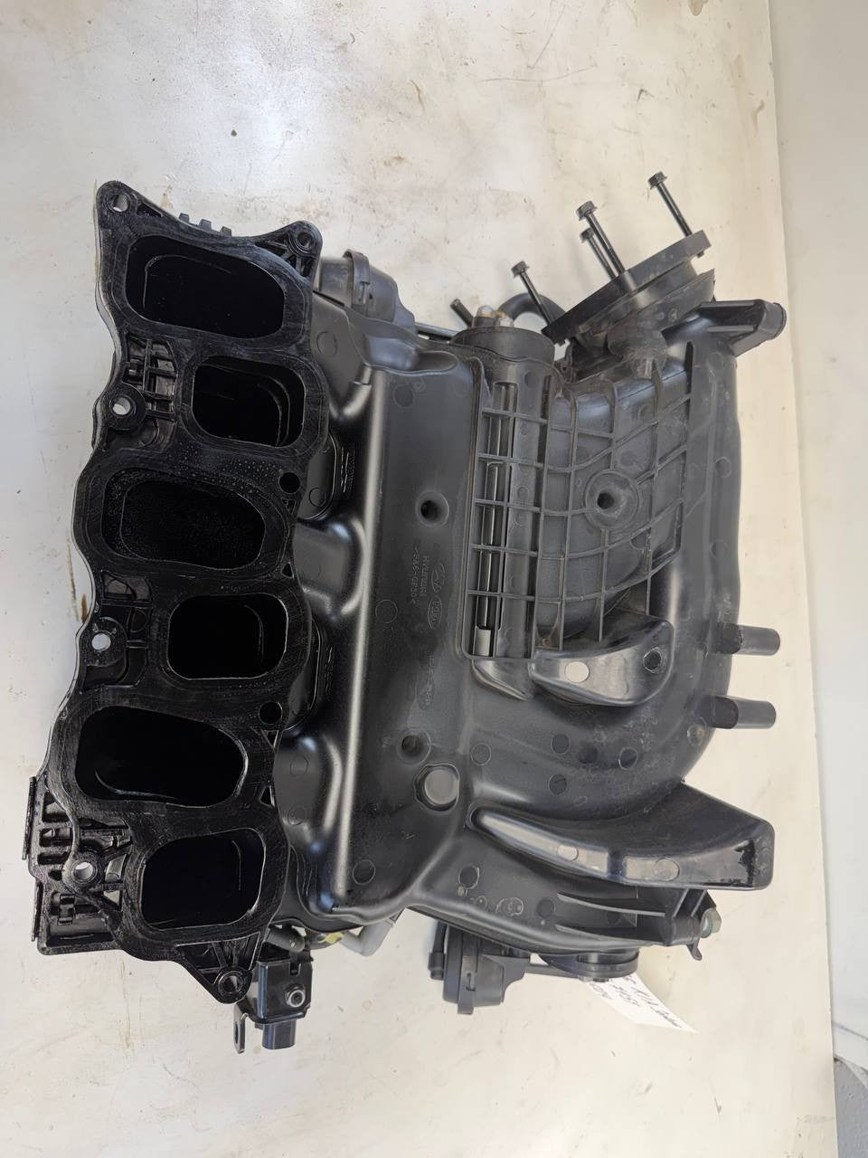 2016 Kia Sedona Intake Manifold 29200-3CFC1 OEM Used