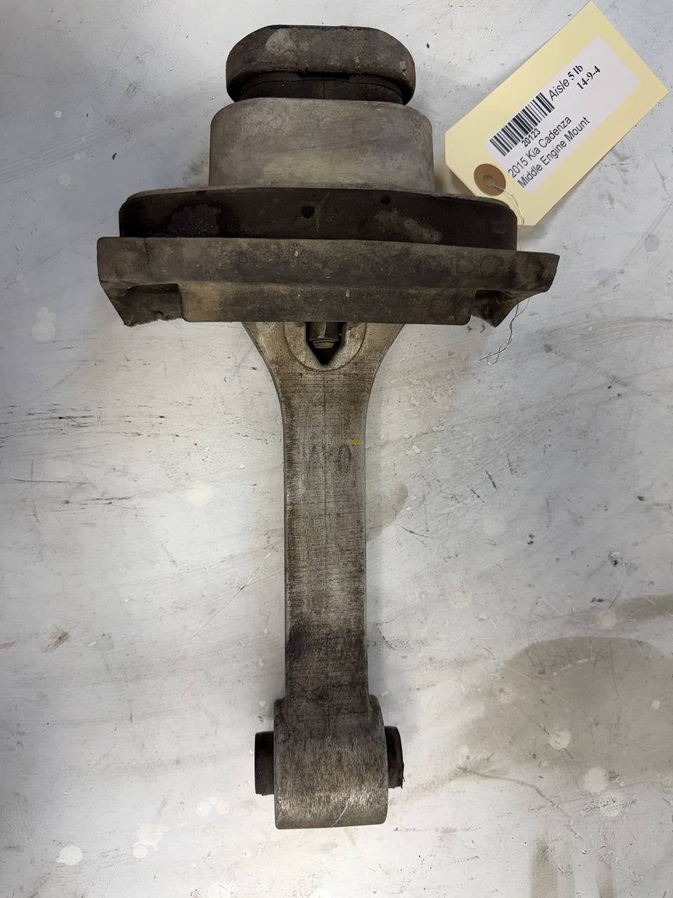 2015 Kia Cadenza Middle Engine Mount Motor Mount LH OEM Used