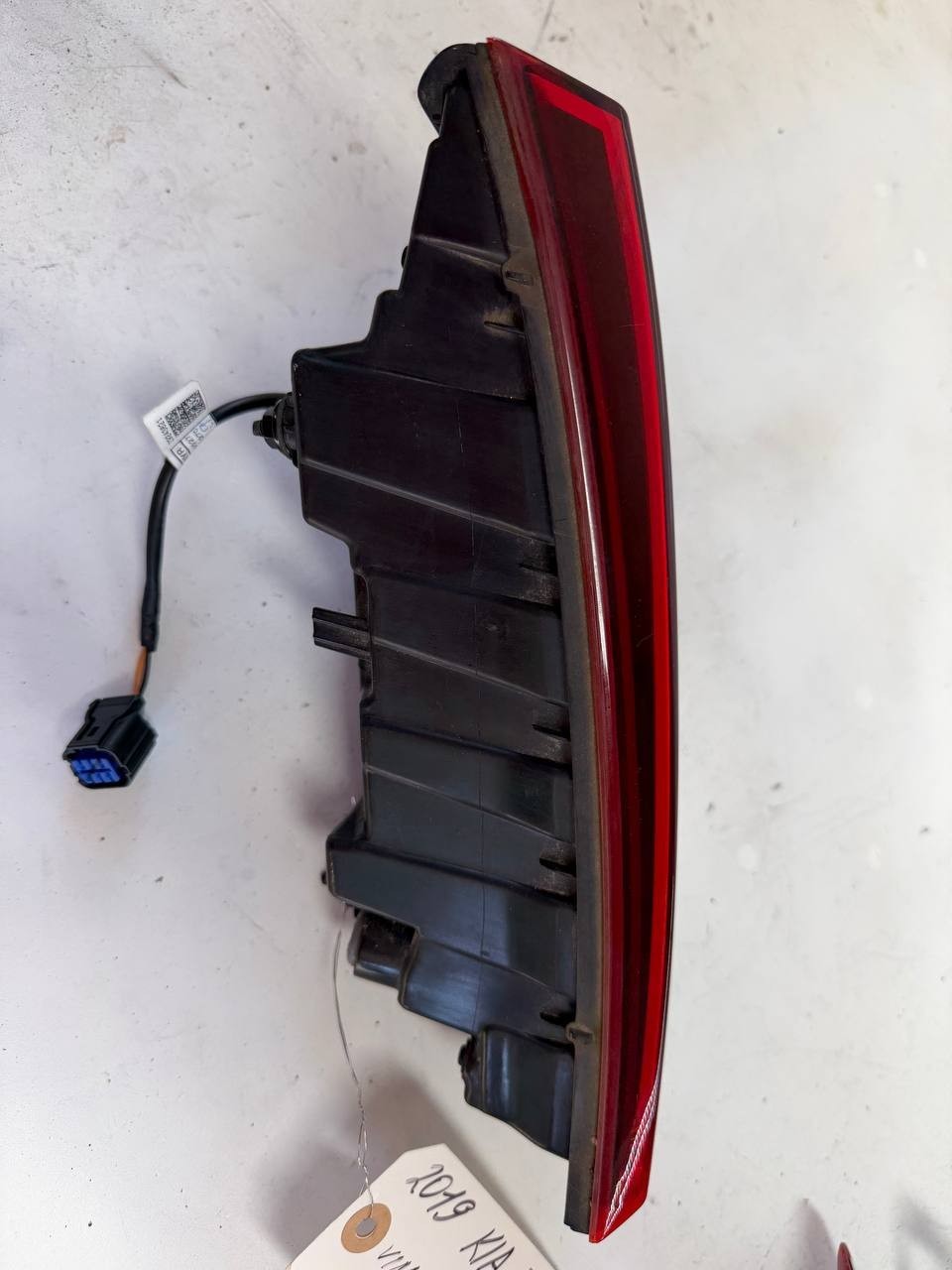 2019 Kia Forte Right Rear Tail Light Lamp 92404-M70 OEM Used