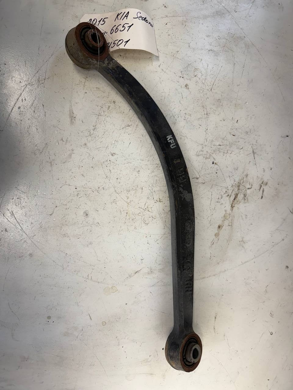 2015 Kia Sedona Rear Right Control Arm OEM Used