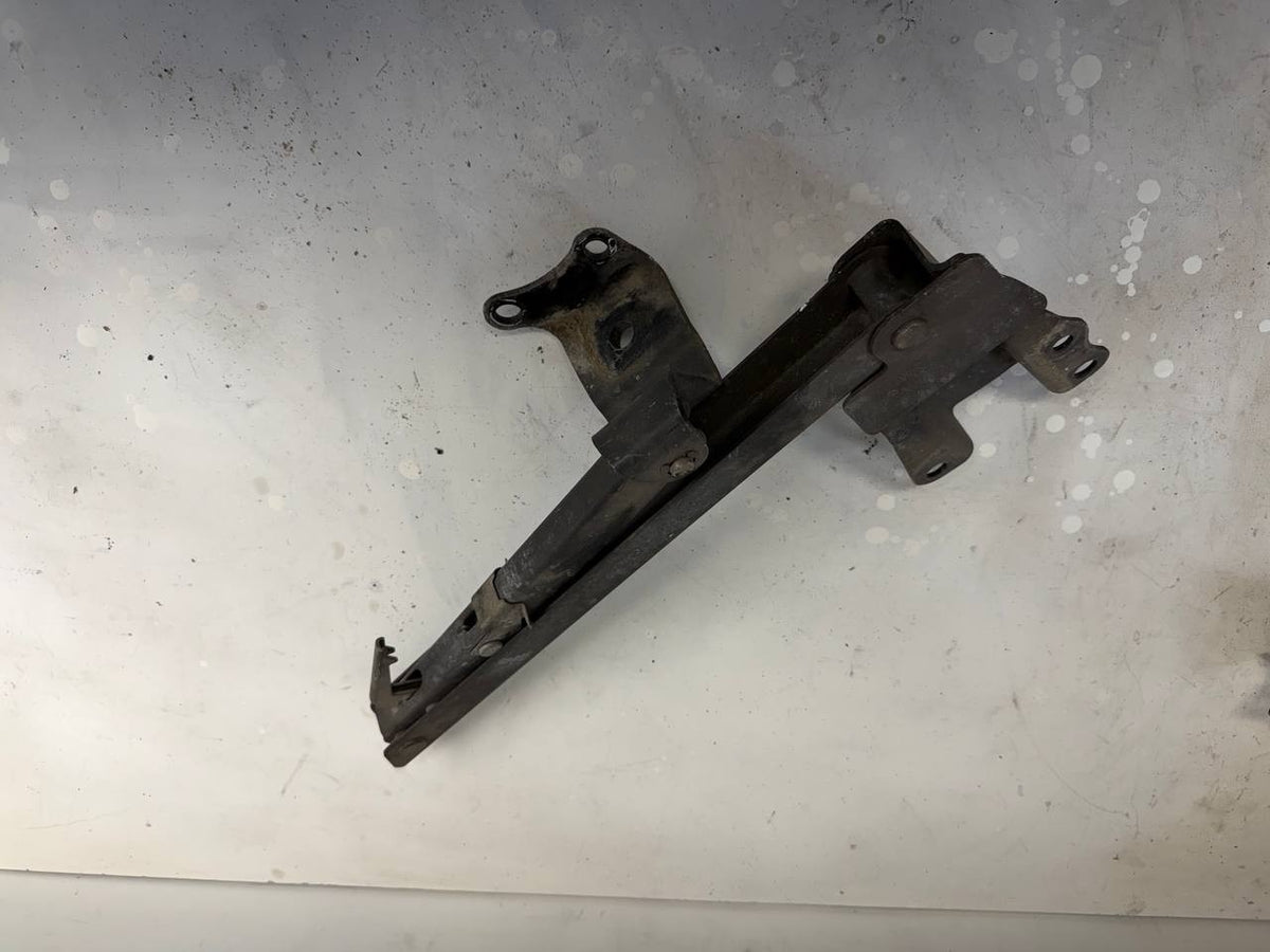 Hino 155 / 195 Door Holder System OEM Used