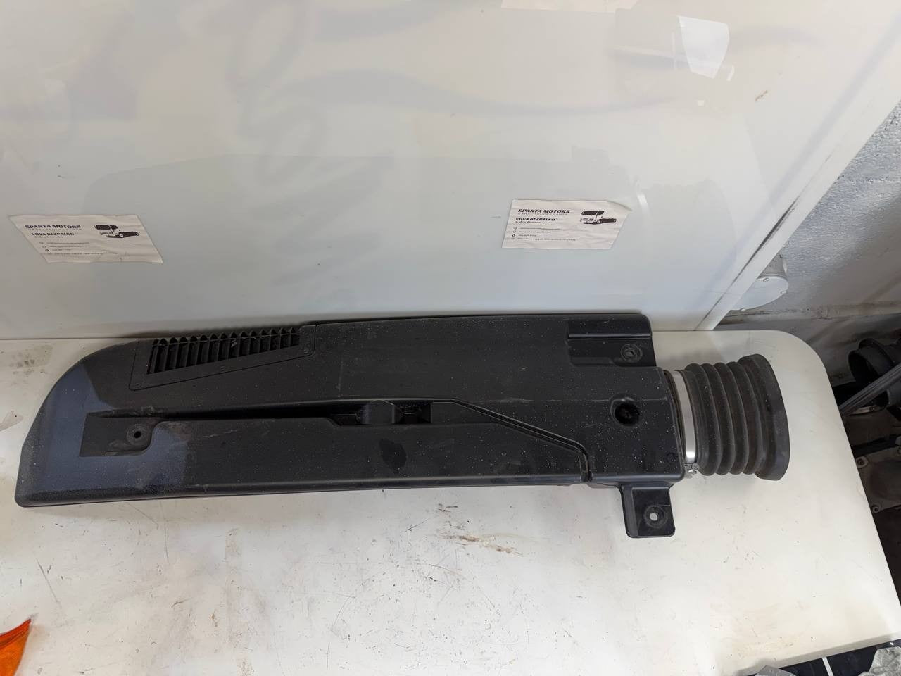 Isuzu NPR air Intake