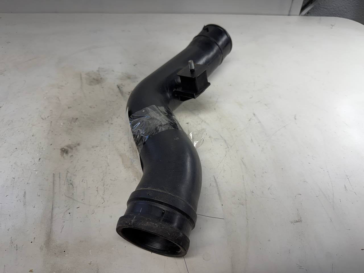 2022 Isuzu NPR Turbo Intercooler Charge Pipe Hose 220919 OEM Used