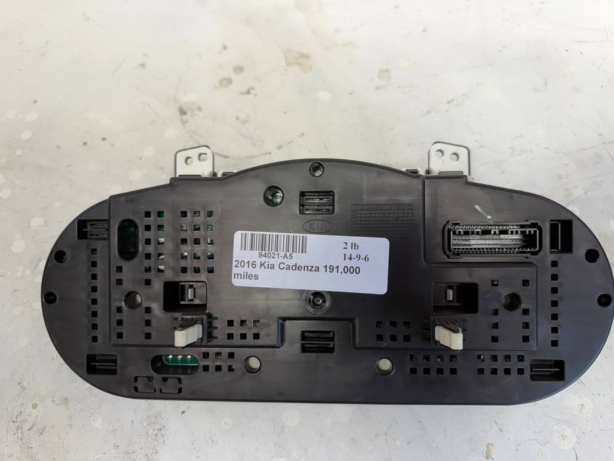 2016 Kia Cadenza Instrument Cluster Speedometer 94001-F6050 OEM