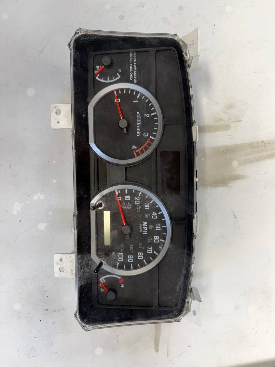 Isuzu NPR XD Instrument Cluster Gauge Cluster IMSM-100M-E OEM Used