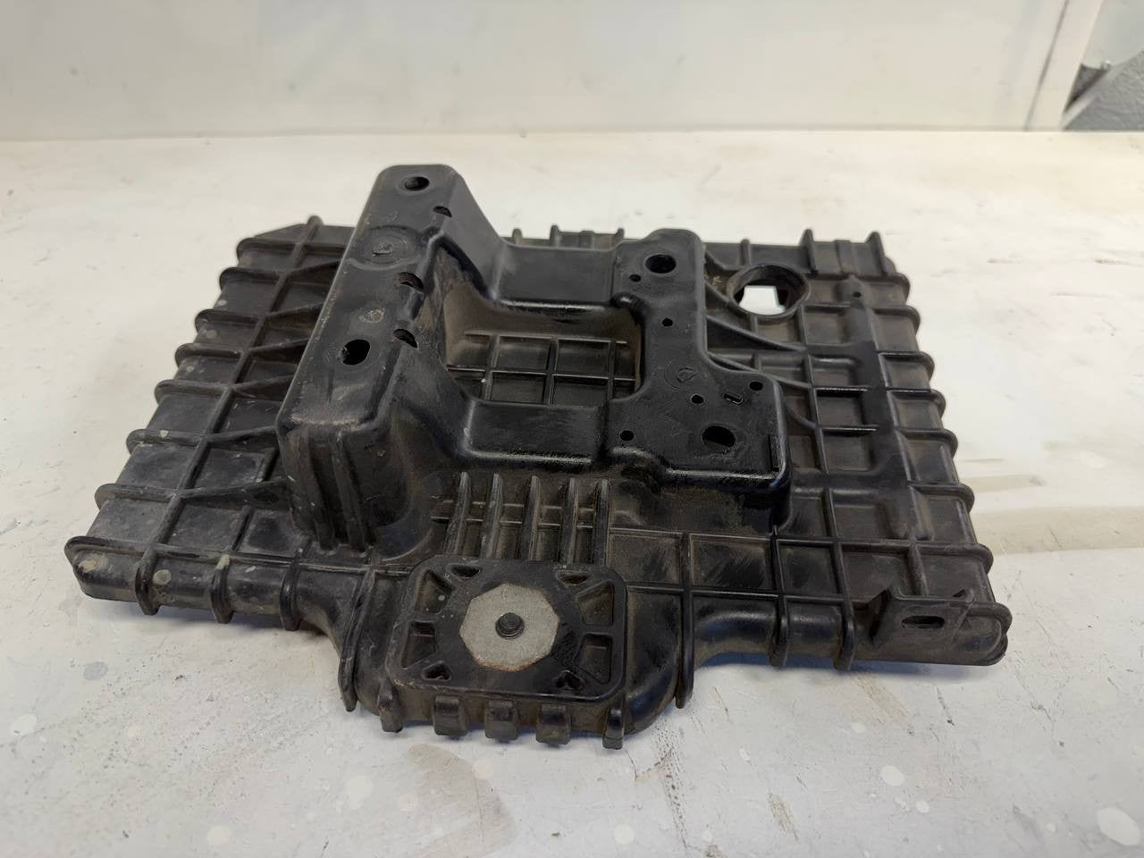 2014-2016 Kia Cadenza Battery Tray 37150-3R100 OEM Used