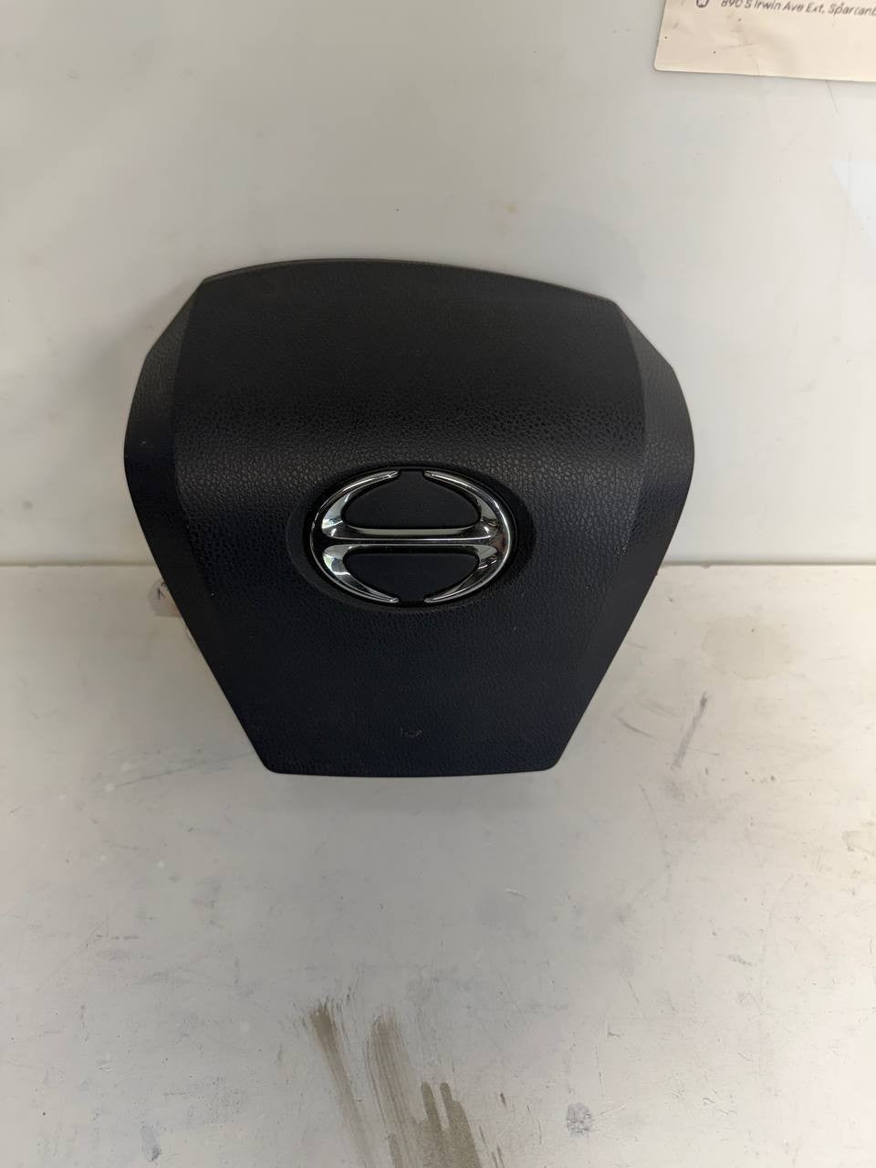 2022 Hino L6 Steering Wheel Center Cover Horn Pad OEM Used