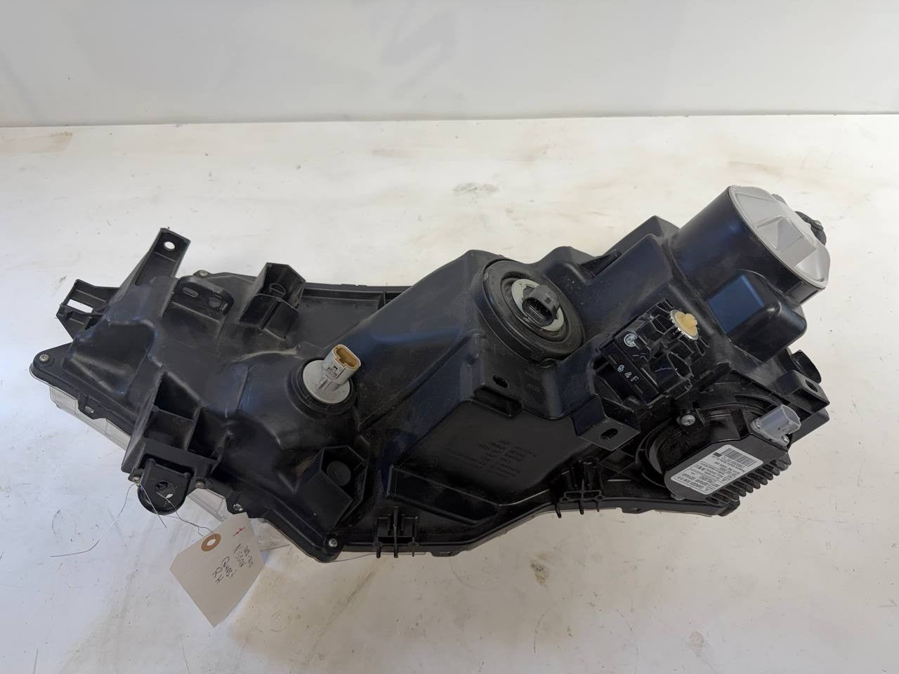 Nissan Quest 2012-2017 Right Side Headlight Headlamp RH OEM Halogen/Xenon Used