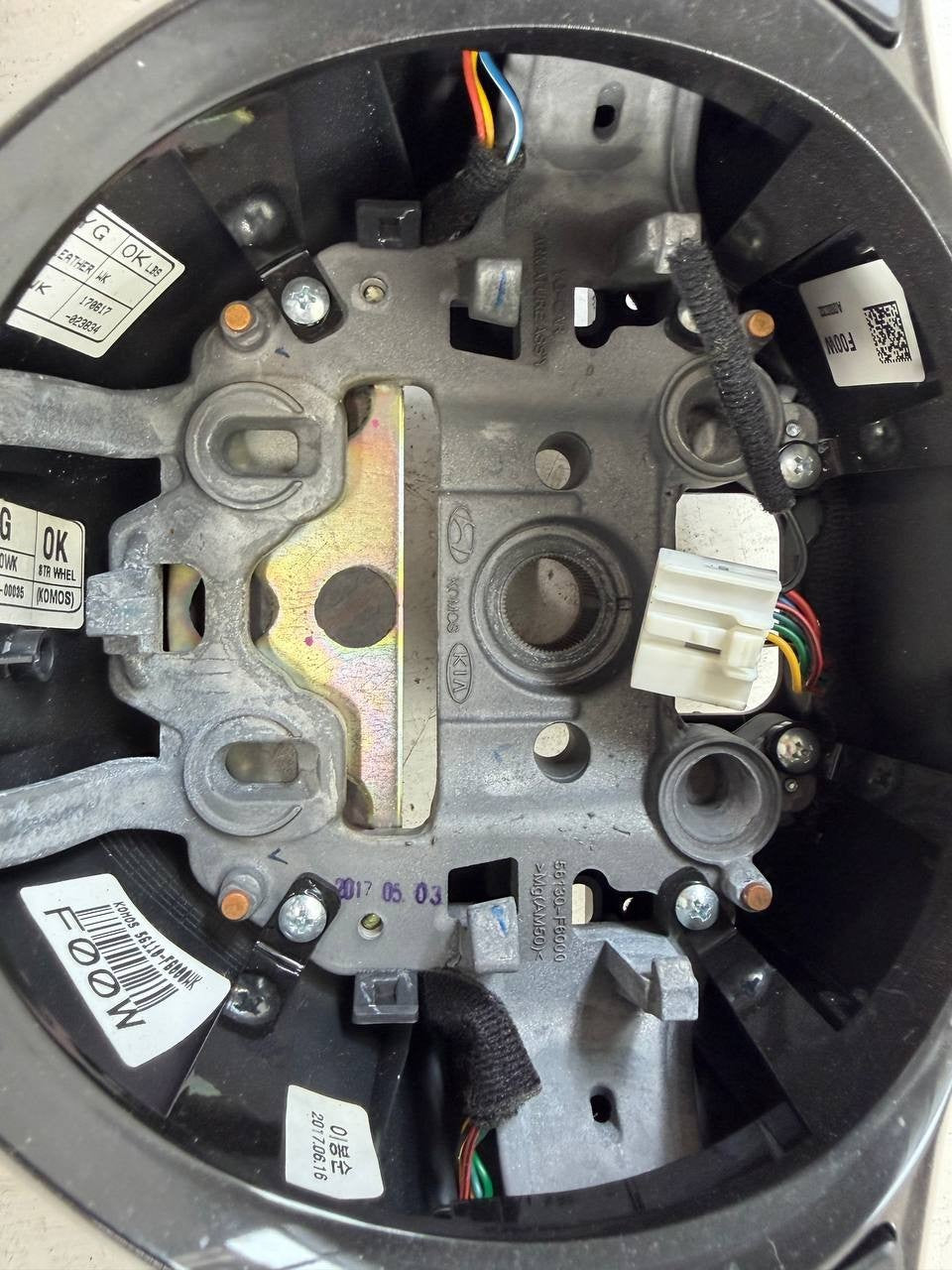 2017 Kia Cadenza Steering Wheel Assembly 56130F6000 OEM Used