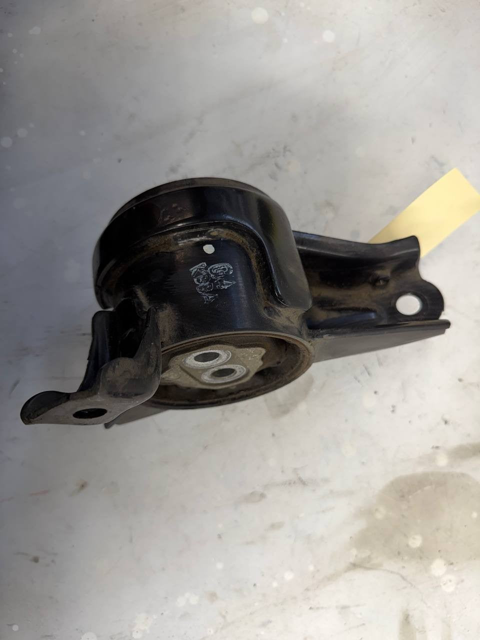 2015 Kia Cadenza Left Engine Mount Motor Mount LH OEM Used