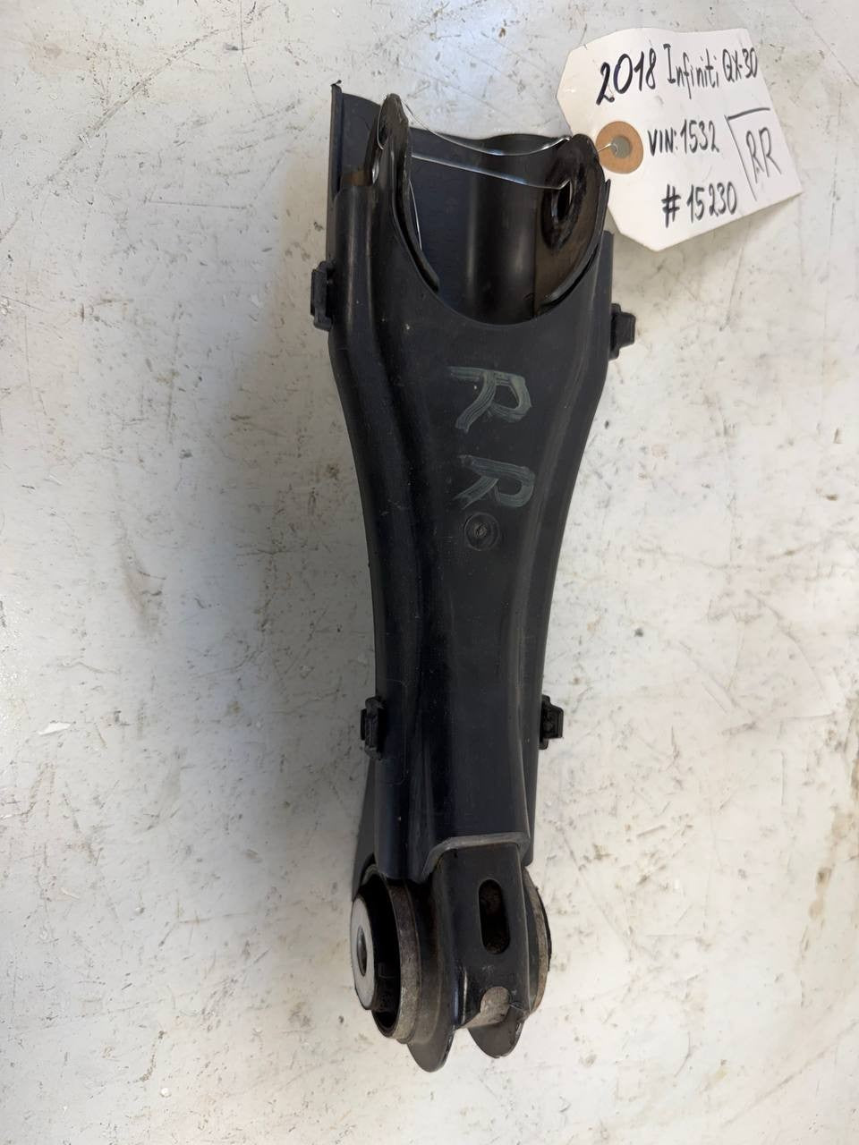 2018 Infinity qx-30 Rear Right Control Arm A2463520788 OEM Used
