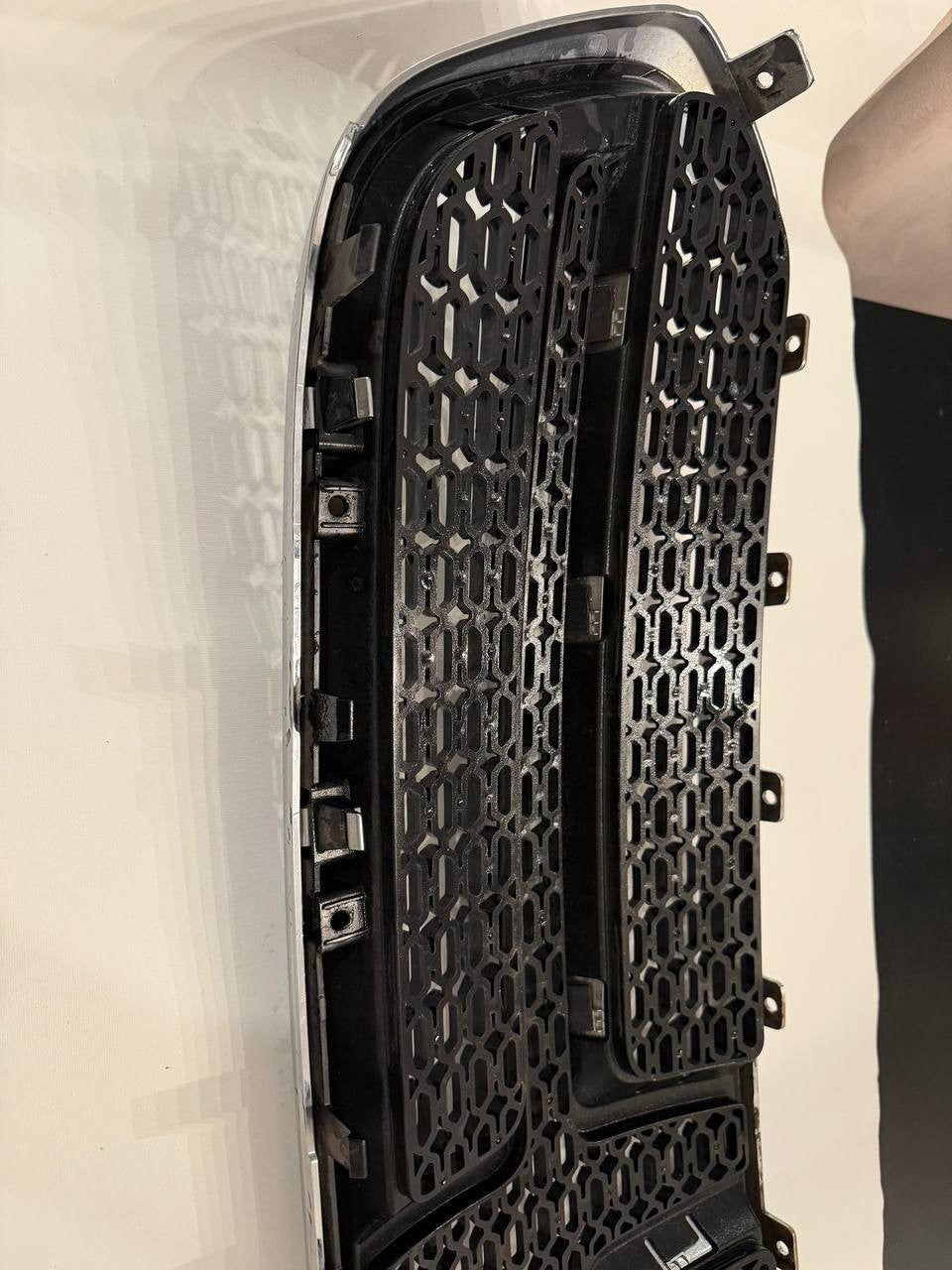 Dodge Durango 2013-2018 Front Grille Grill Assembly OEM Used